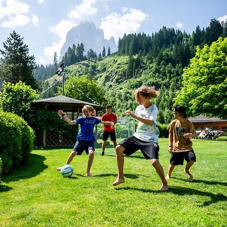 Family Hotel Posta Santa Cristina Val Gardena Exterior photo